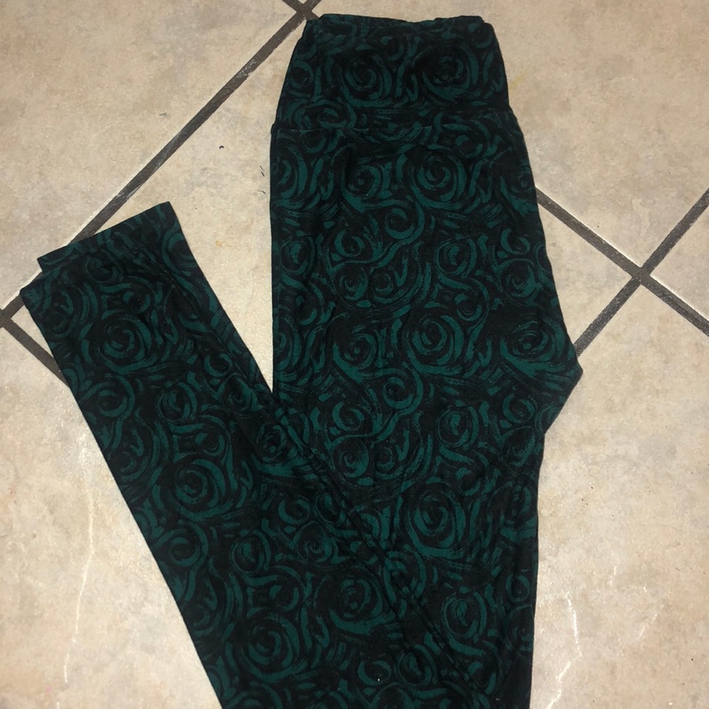 Green and black rose leggings